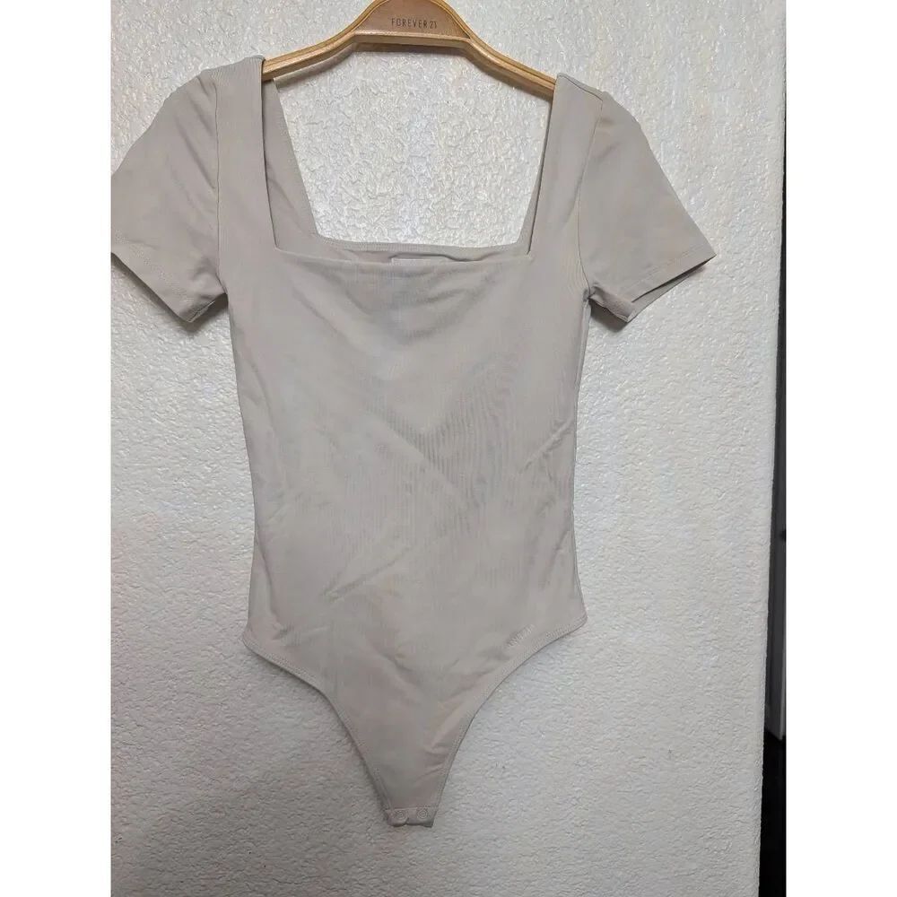 Contour Aritzia bodysuit size small for women